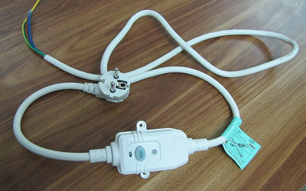 Lắp thêm chống giật mới cho bình nóng lạnh Lắp thêm chống giật mới cho bình nóng lạnh